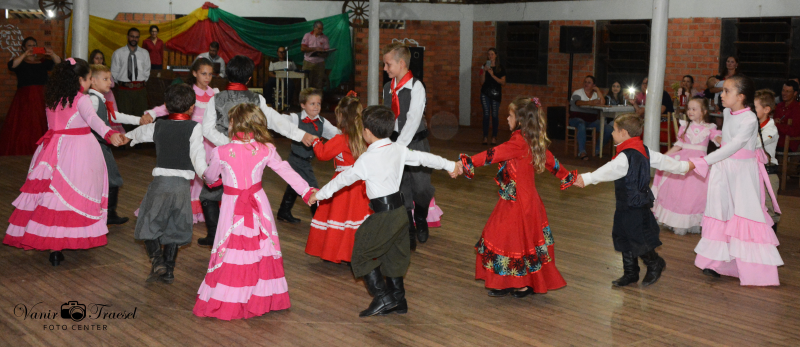 CTG CEZIMBRA JACQUES DE SÃO MARTINHO COMEMORA  40 ANOS DE FUNDAÇÃO